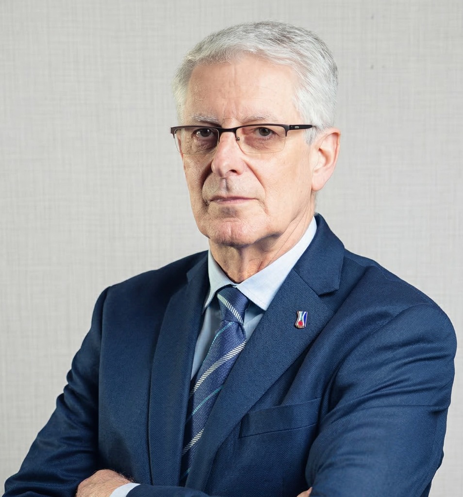 Dr. Edson Pudles